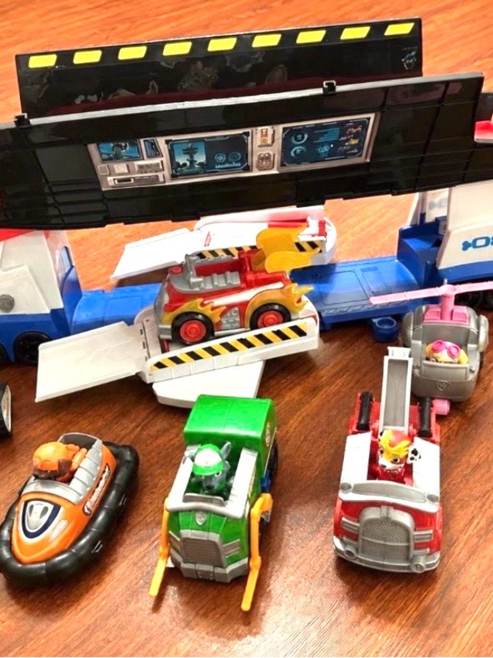 Paw Patrol Rescue Truck & Vehicles Set - Red, Blue, Green, Orange